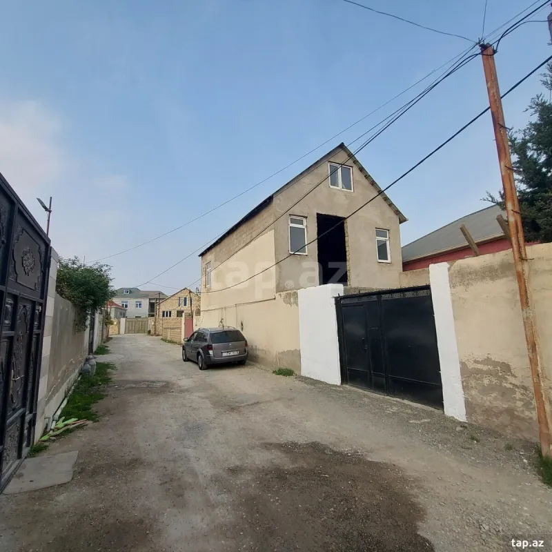 Satılır 5 otaqlı həyət evi
