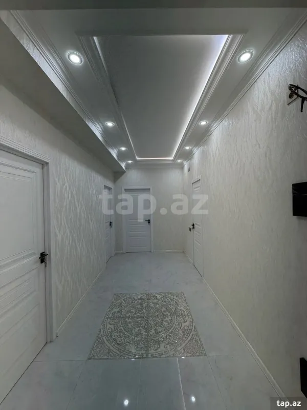 Satılır 3 otaqlı yeni tikili 110 m²