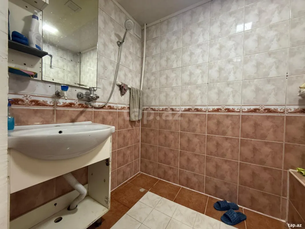 Kirayə verilir 4 otaqlı mənzil 100 m²