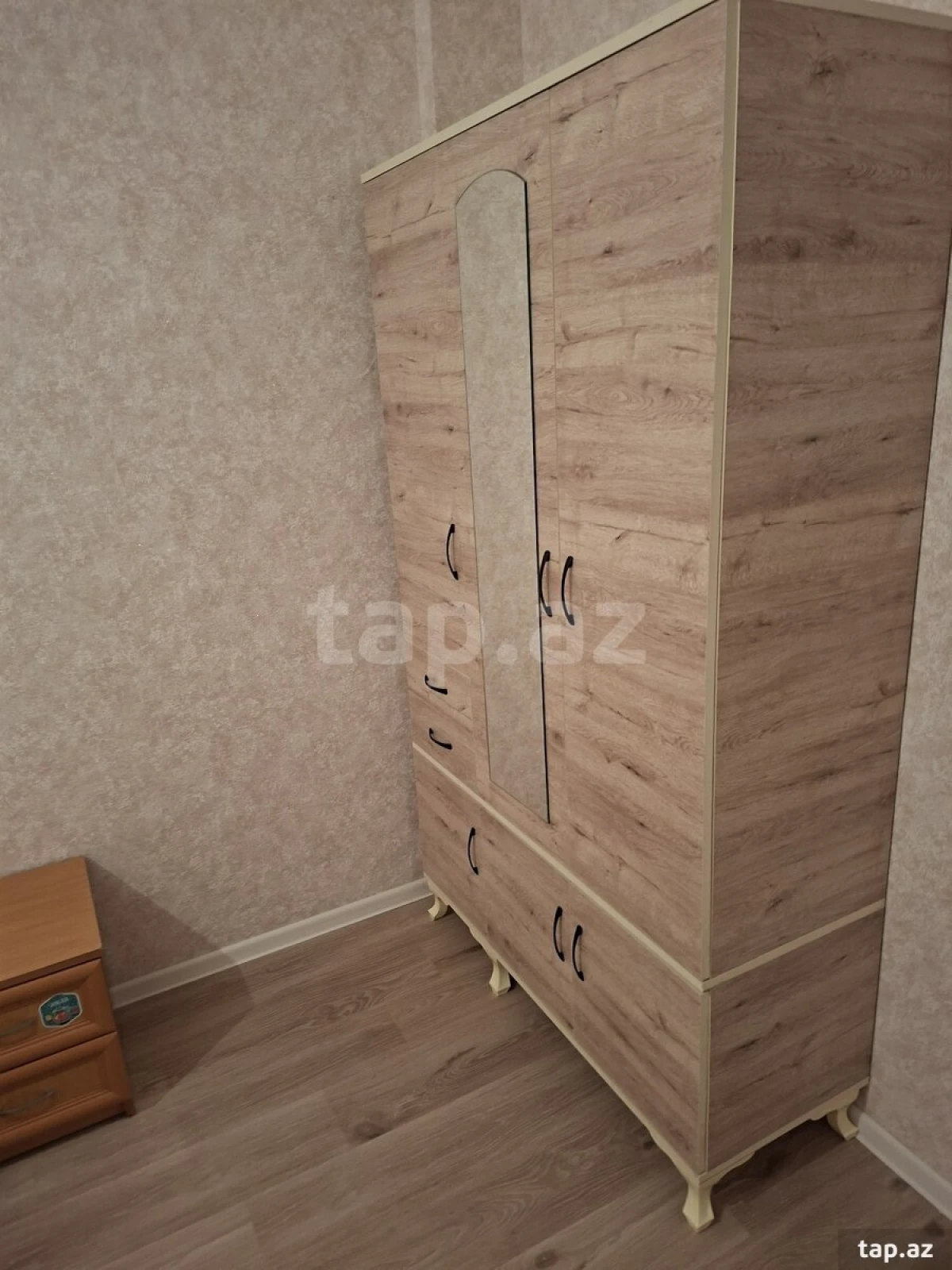 Kirayə verilir 2 otaqlı yeni tikili 77 m²