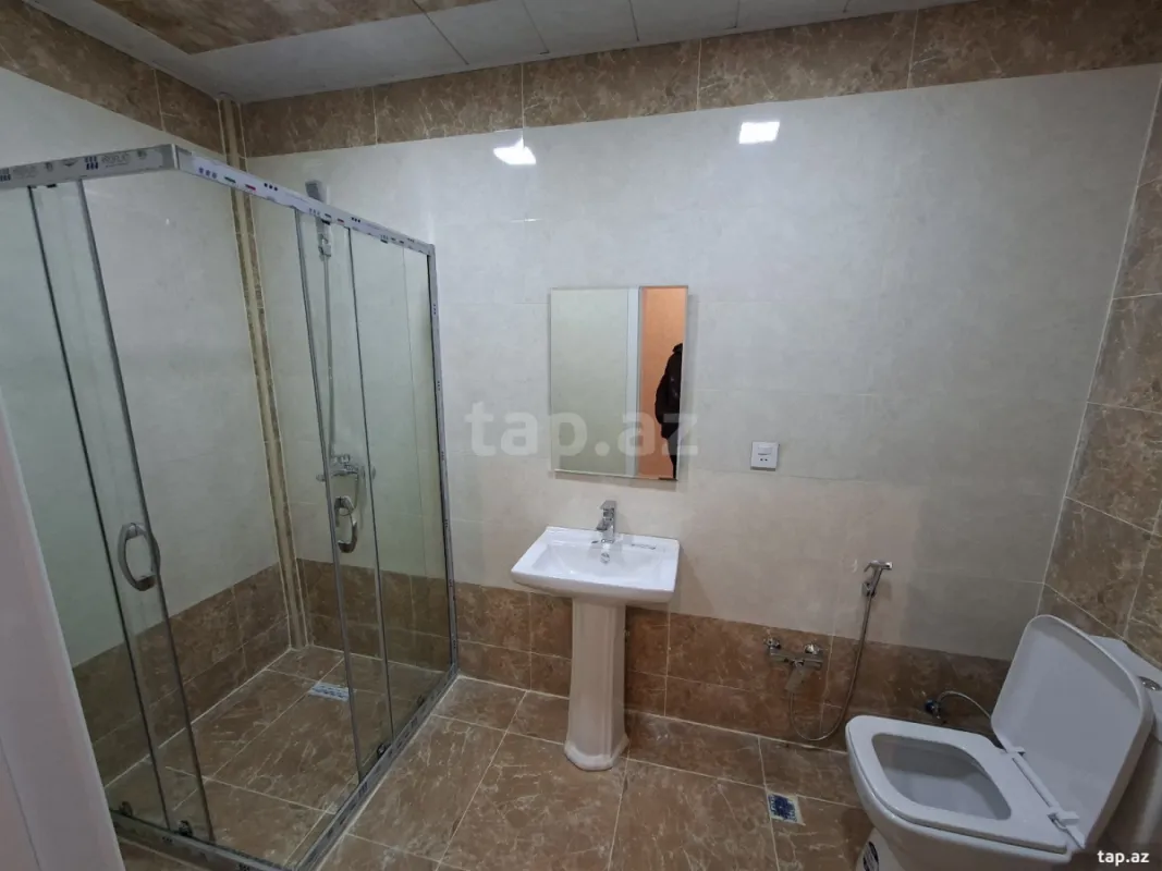 Kirayə verilir 2 otaqlı yeni tikili 77 m²