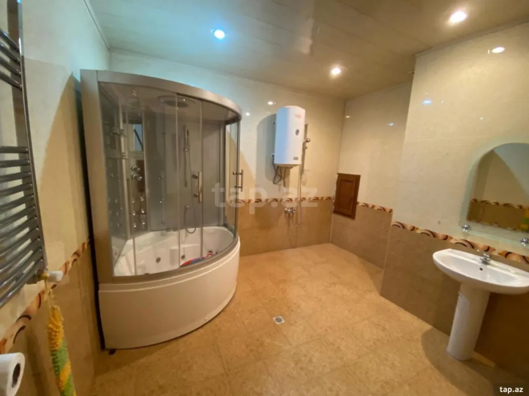 Satılır 3 otaqlı yeni tikili 180 m²