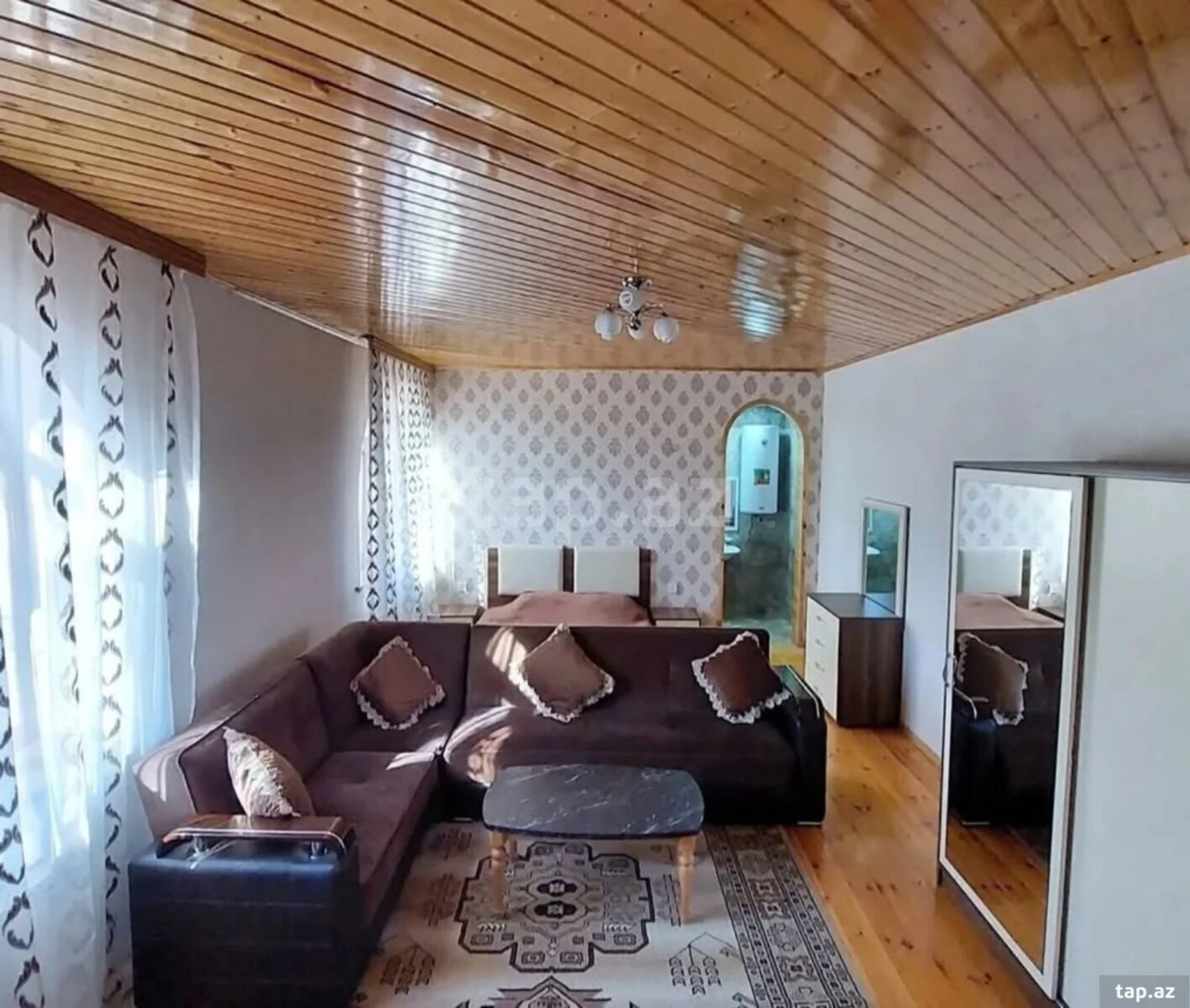 Kirayə verilir 6 otaqlı həyət evi