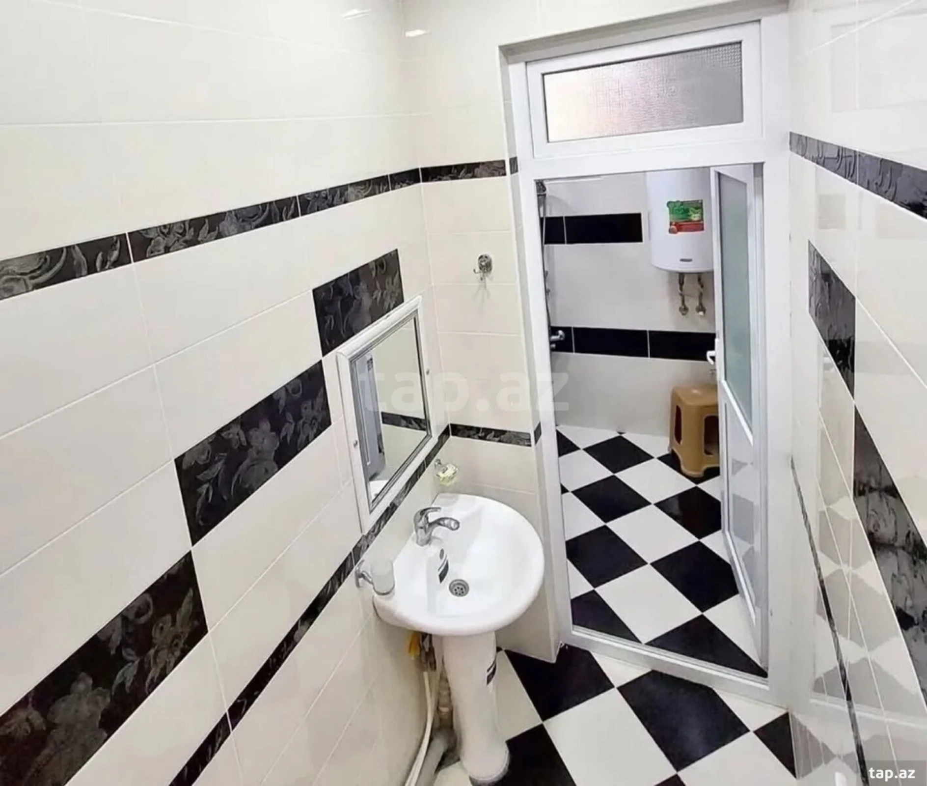 Kirayə verilir 6 otaqlı həyət evi