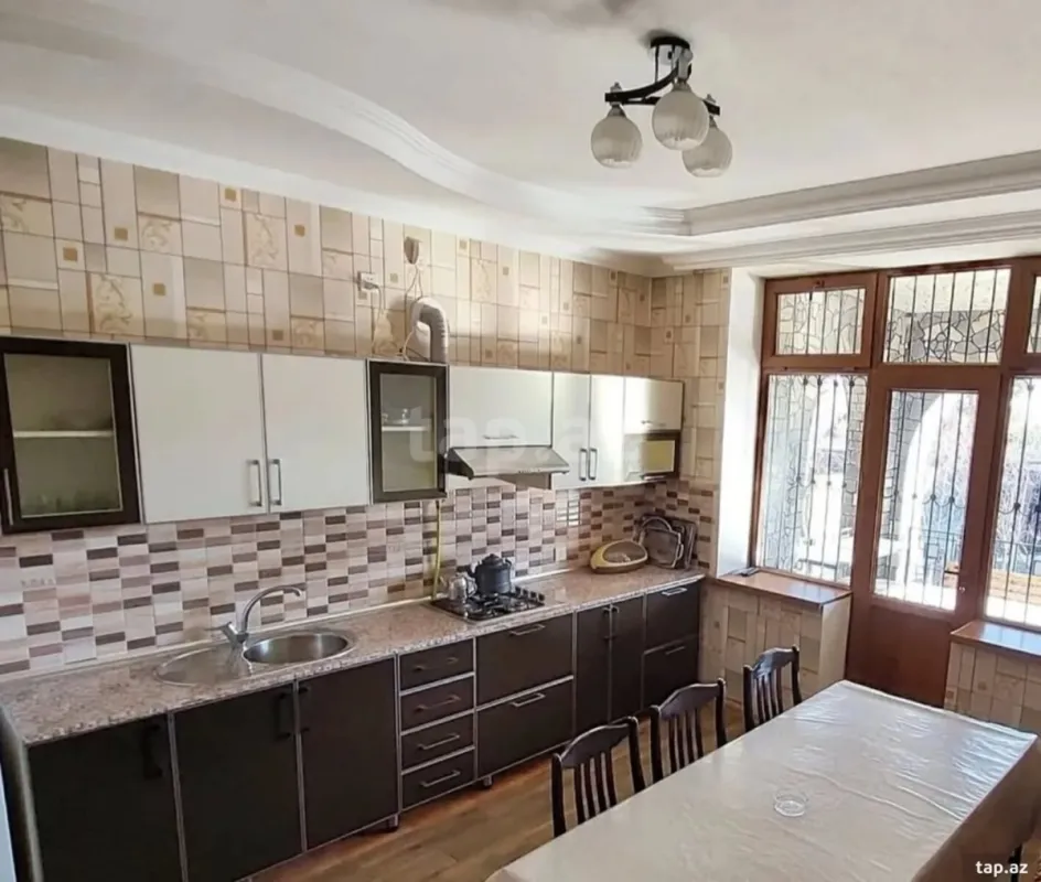 Kirayə verilir 6 otaqlı həyət evi