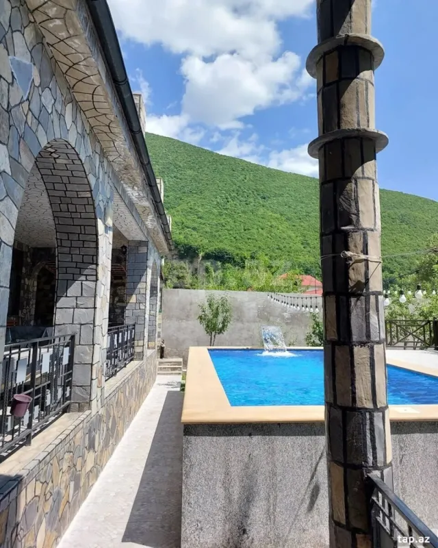 Kirayə verilir 6 otaqlı həyət evi