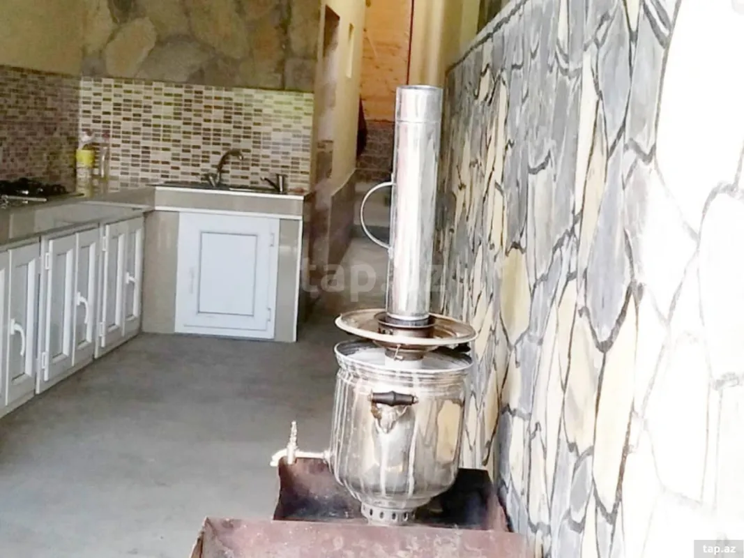 Kirayə verilir 6 otaqlı həyət evi