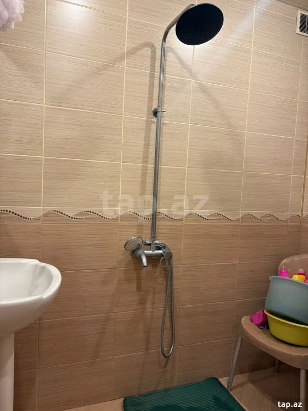 Satılır 4 otaqlı mənzil 100 m²