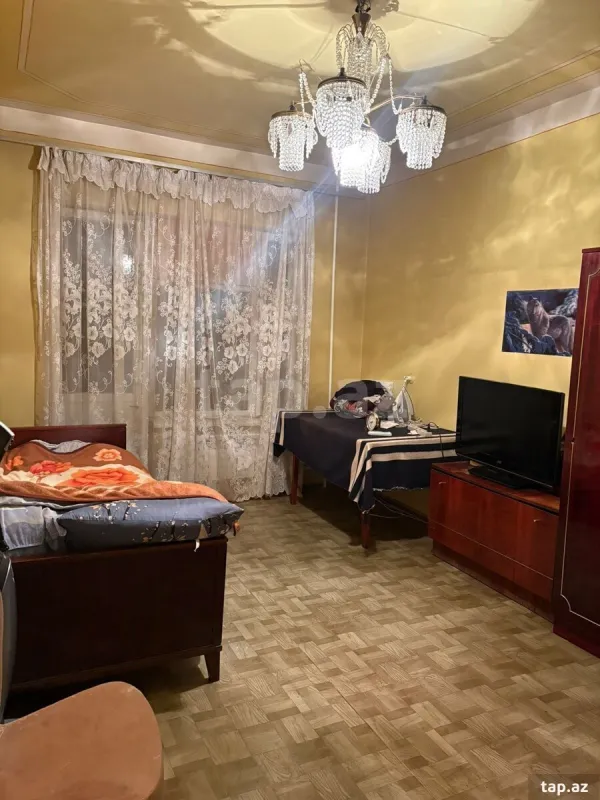 Satılır 4 otaqlı mənzil 100 m²