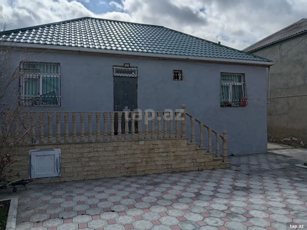 Satılır 3 otaqlı həyət evi