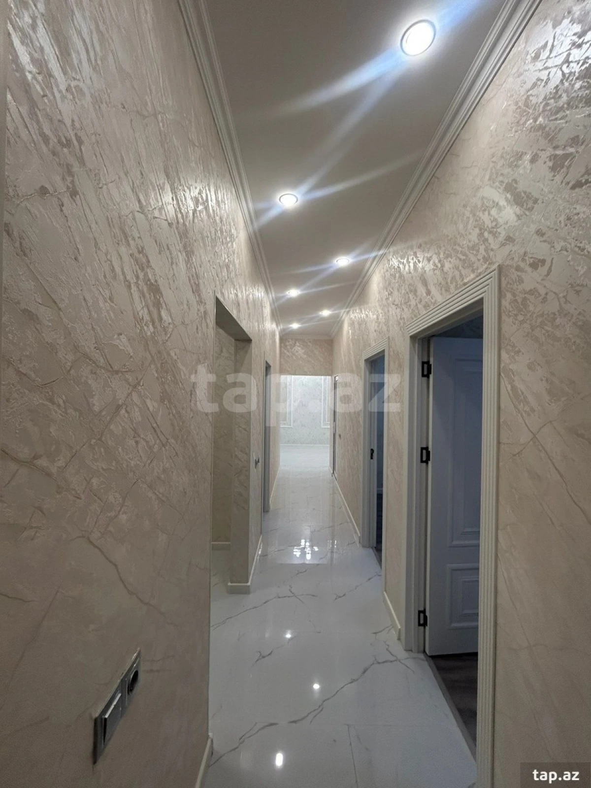 Satılır 4 otaqlı həyət evi