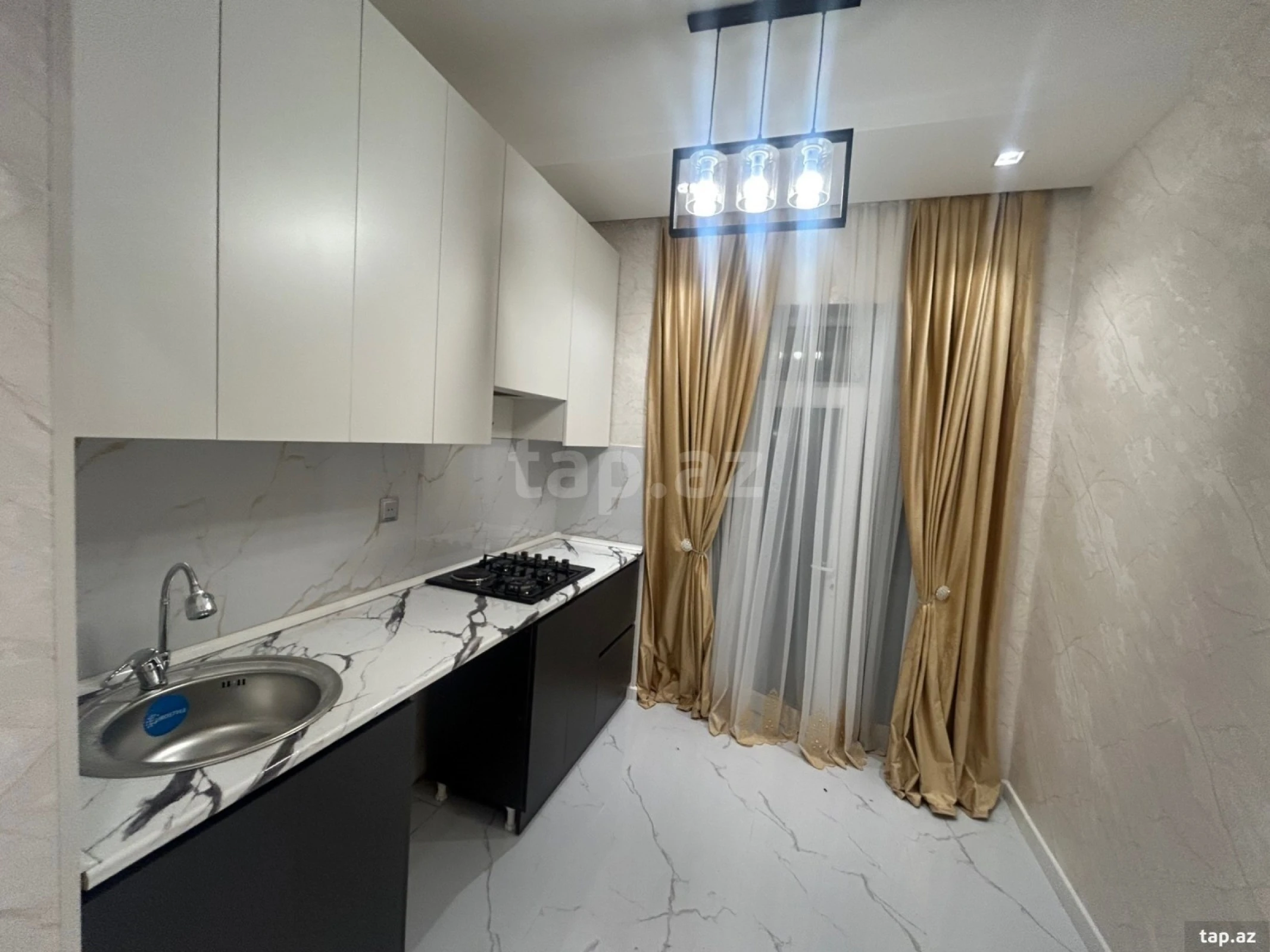 Satılır 4 otaqlı həyət evi