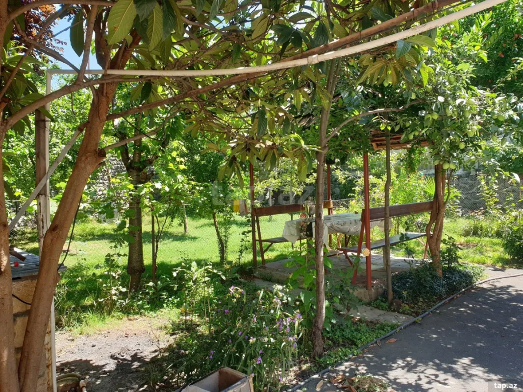 Satılır 7 otaqlı həyət evi