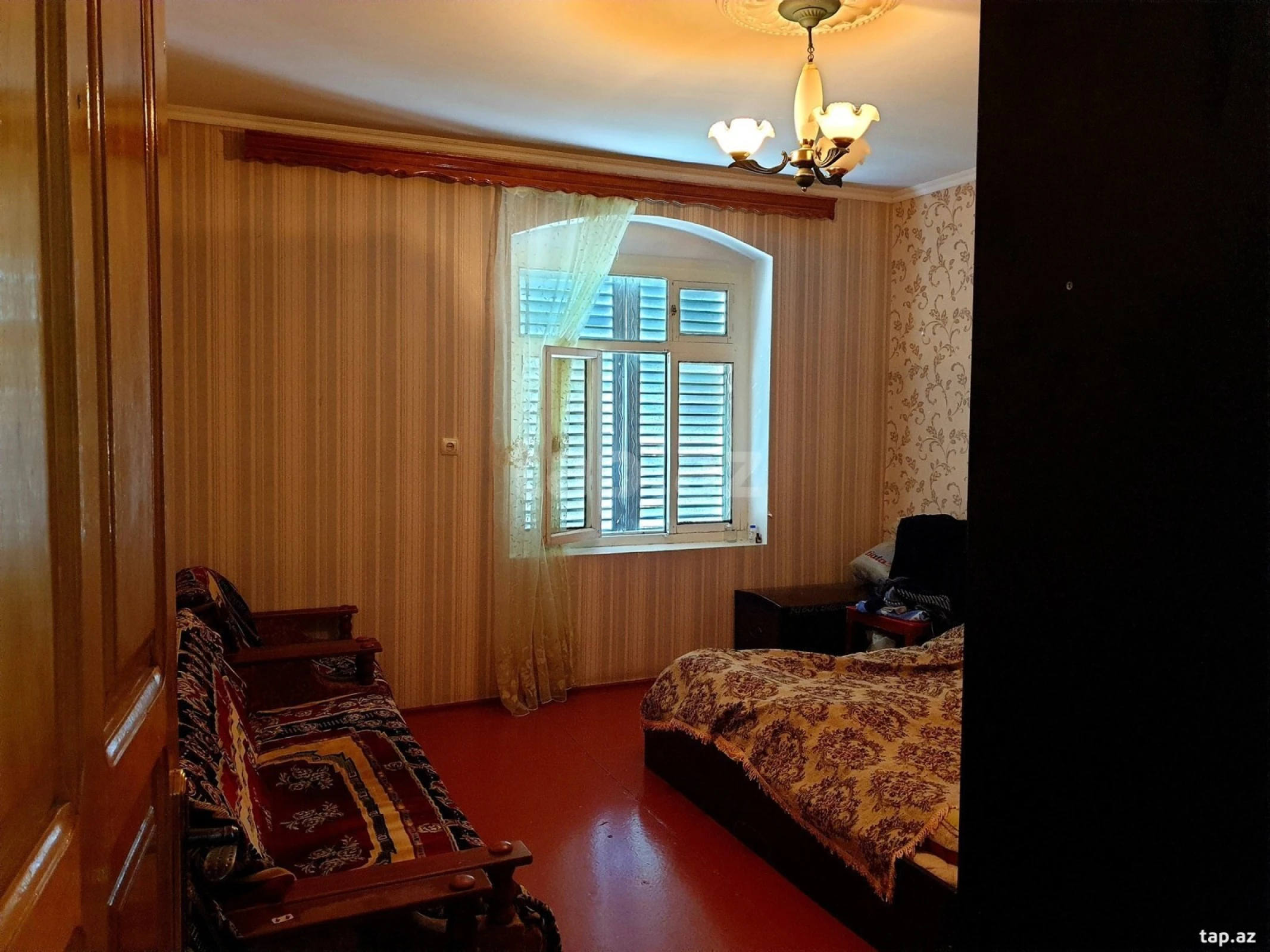 Satılır 7 otaqlı həyət evi