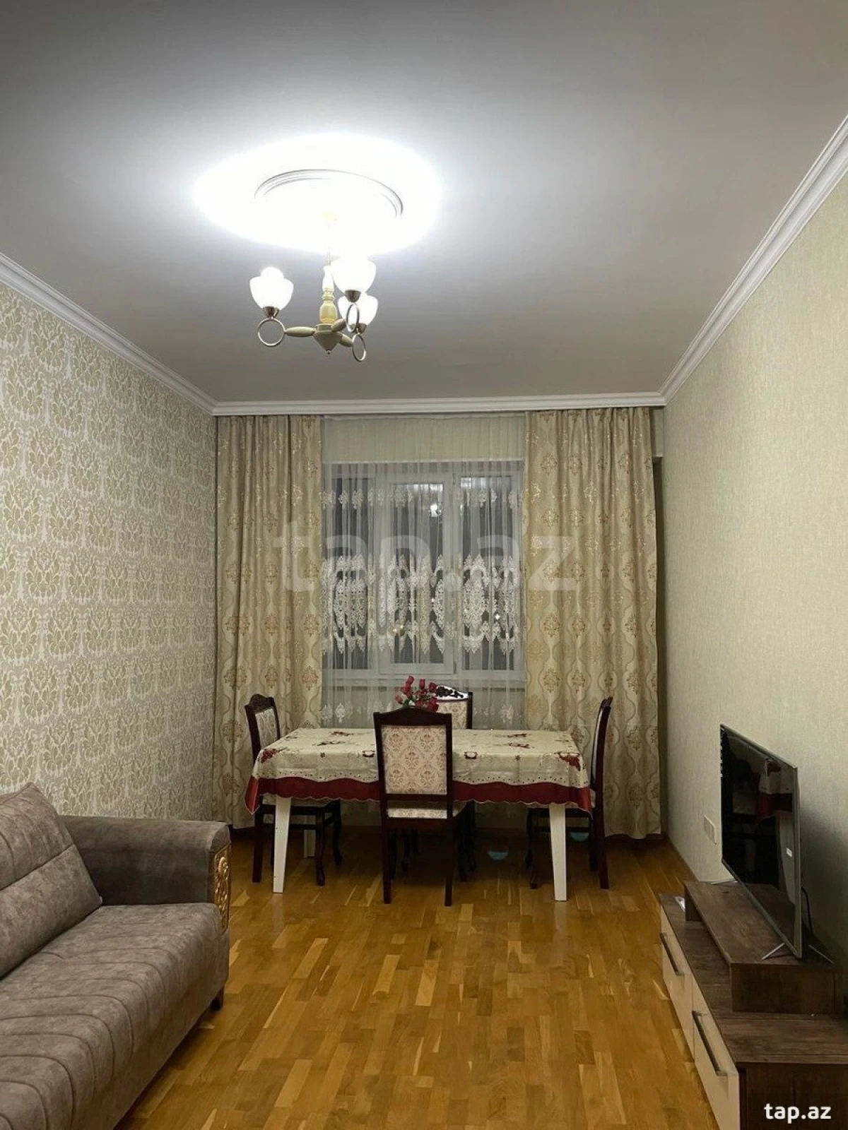 Kirayə verilir 2 otaqlı yeni tikili 70 m²