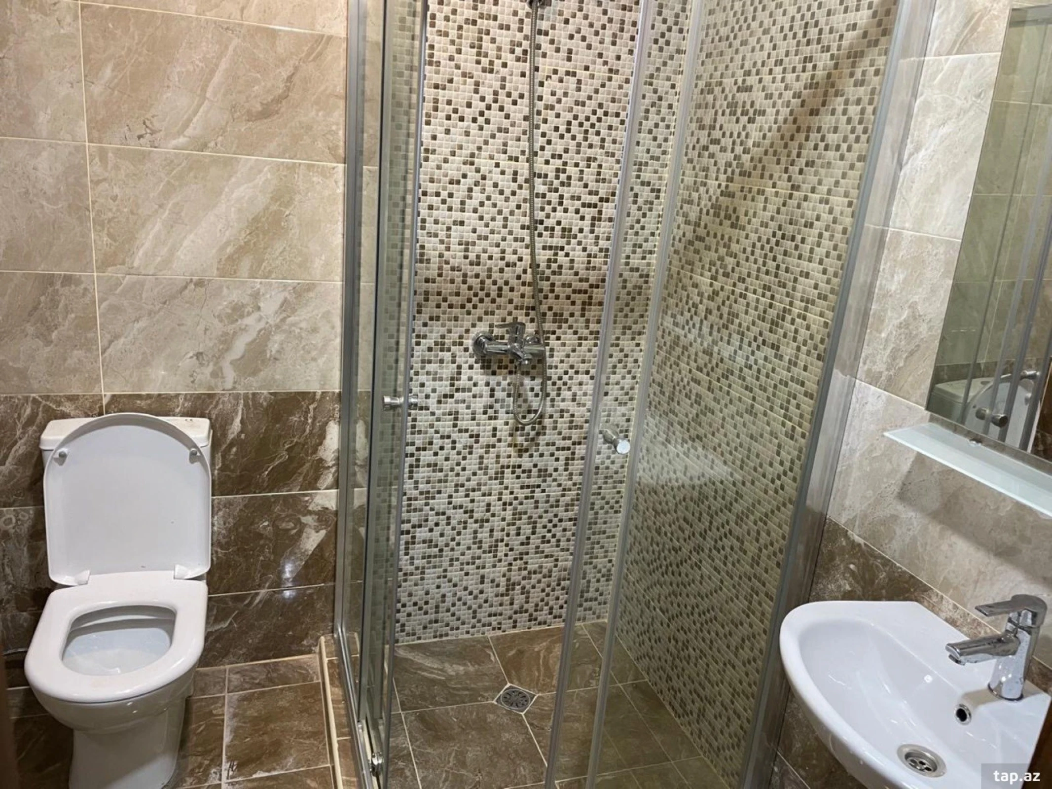 Kirayə verilir 2 otaqlı yeni tikili 70 m²