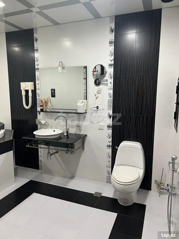 Kirayə verilir 4 otaqlı yeni tikili 195 m²