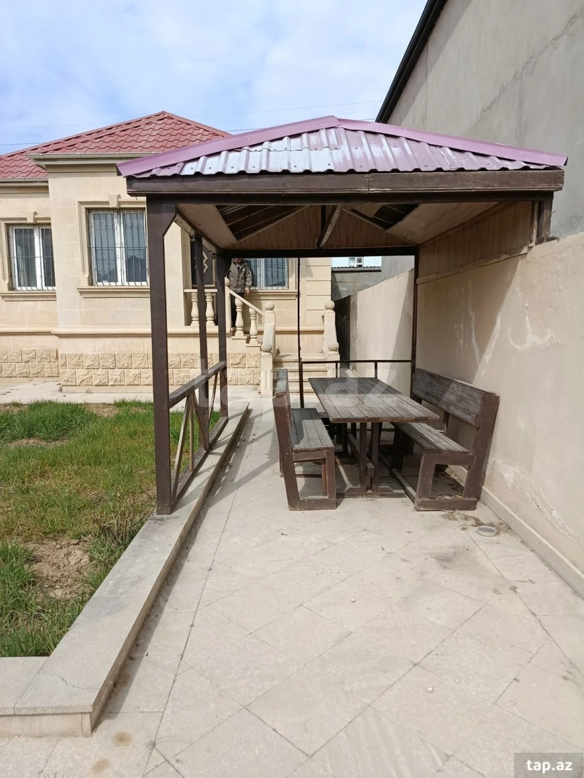 Satılır 3 otaqlı həyət evi