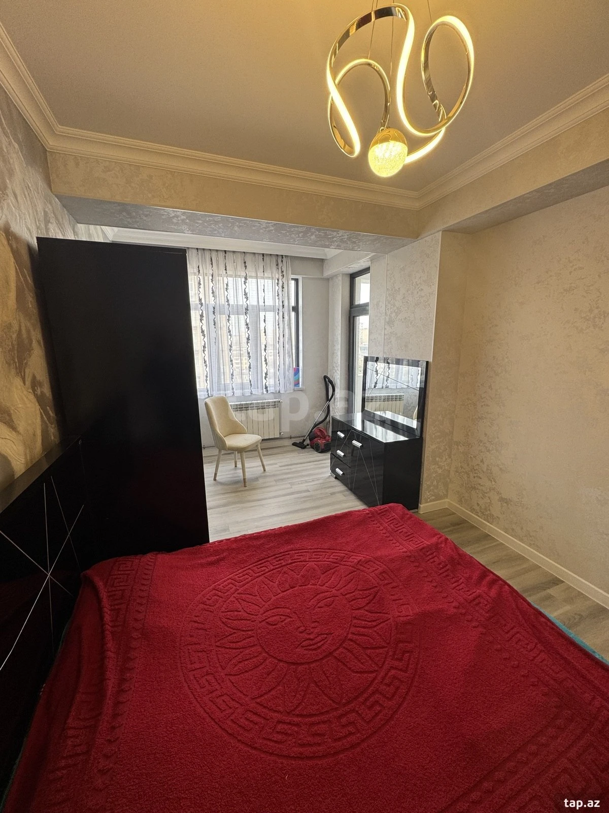 Kirayə verilir 2 otaqlı yeni tikili 70 m²