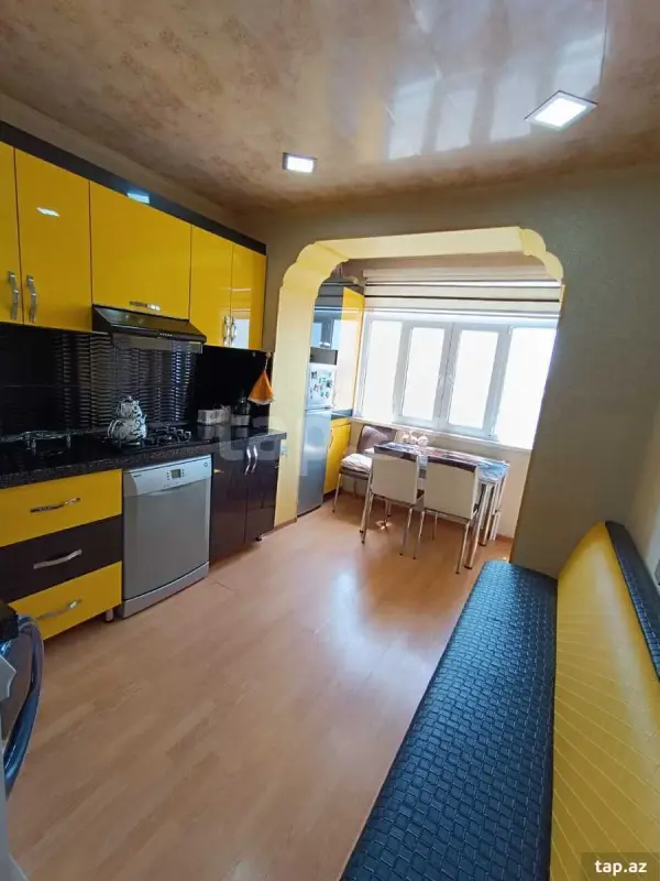 Satılır 2 otaqlı yeni tikili 70 m²