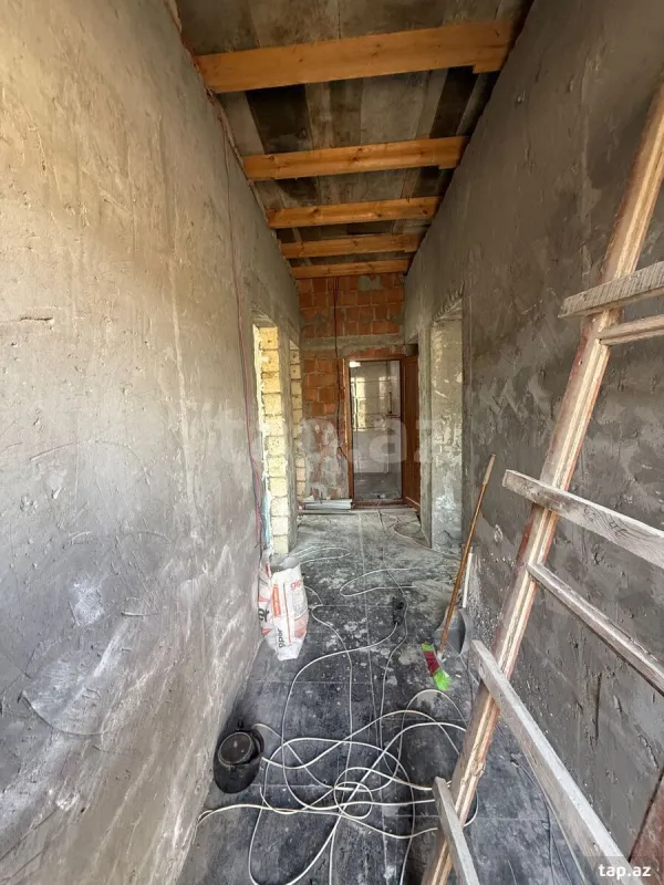 Satılır 3 otaqlı həyət evi 200 m²