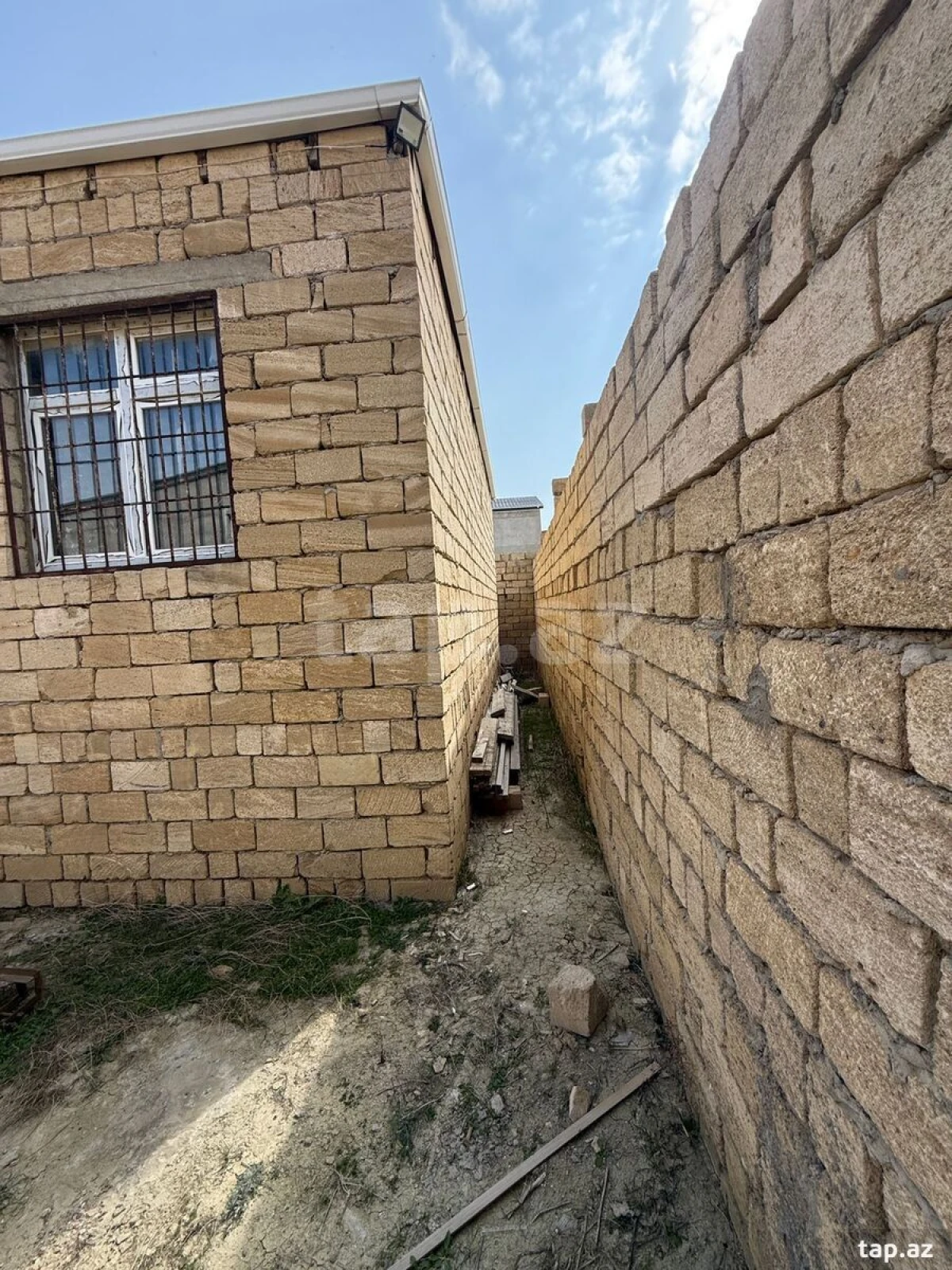 Satılır 3 otaqlı həyət evi 200 m²