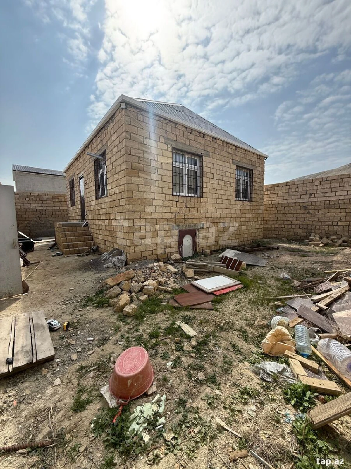 Satılır 3 otaqlı həyət evi 200 m²