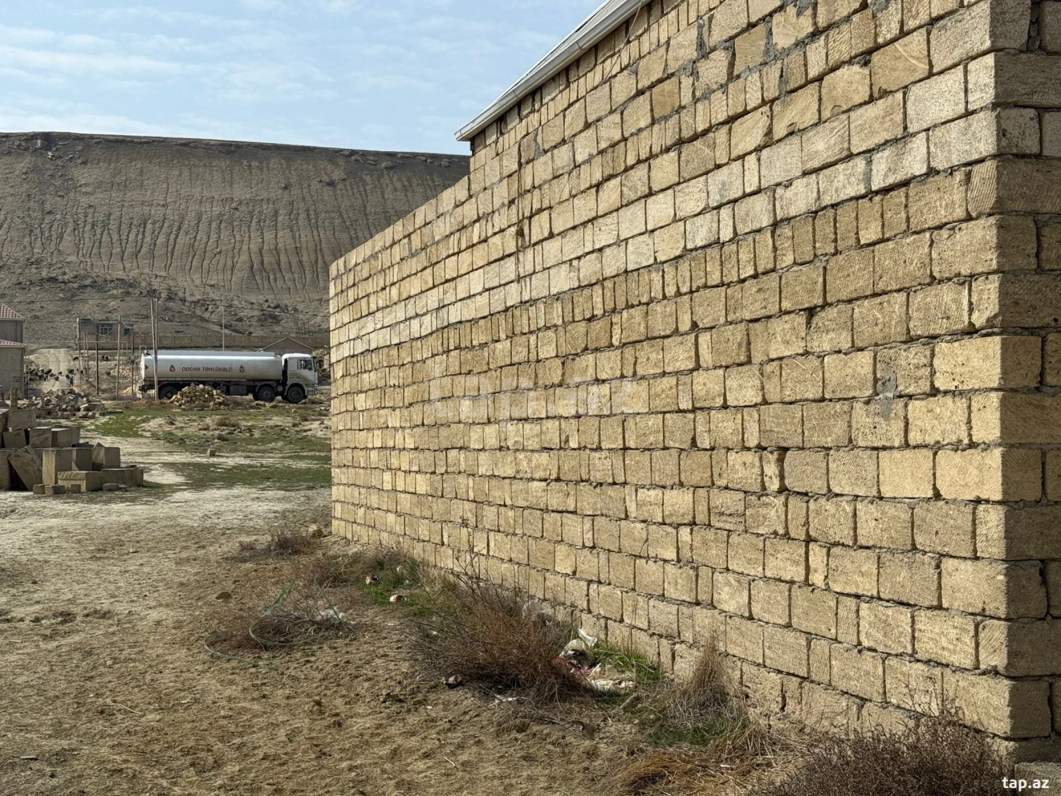 Satılır 3 otaqlı həyət evi 200 m²