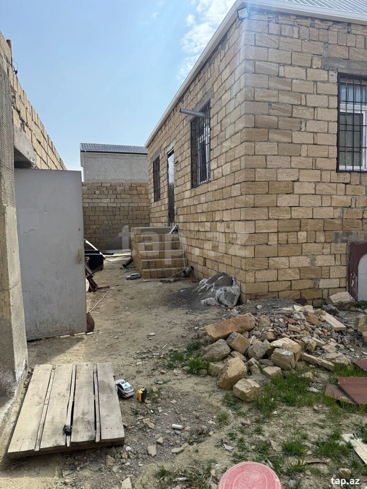 Satılır 3 otaqlı həyət evi 200 m²