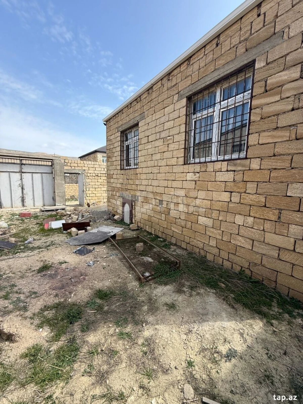 Satılır 3 otaqlı həyət evi 200 m²