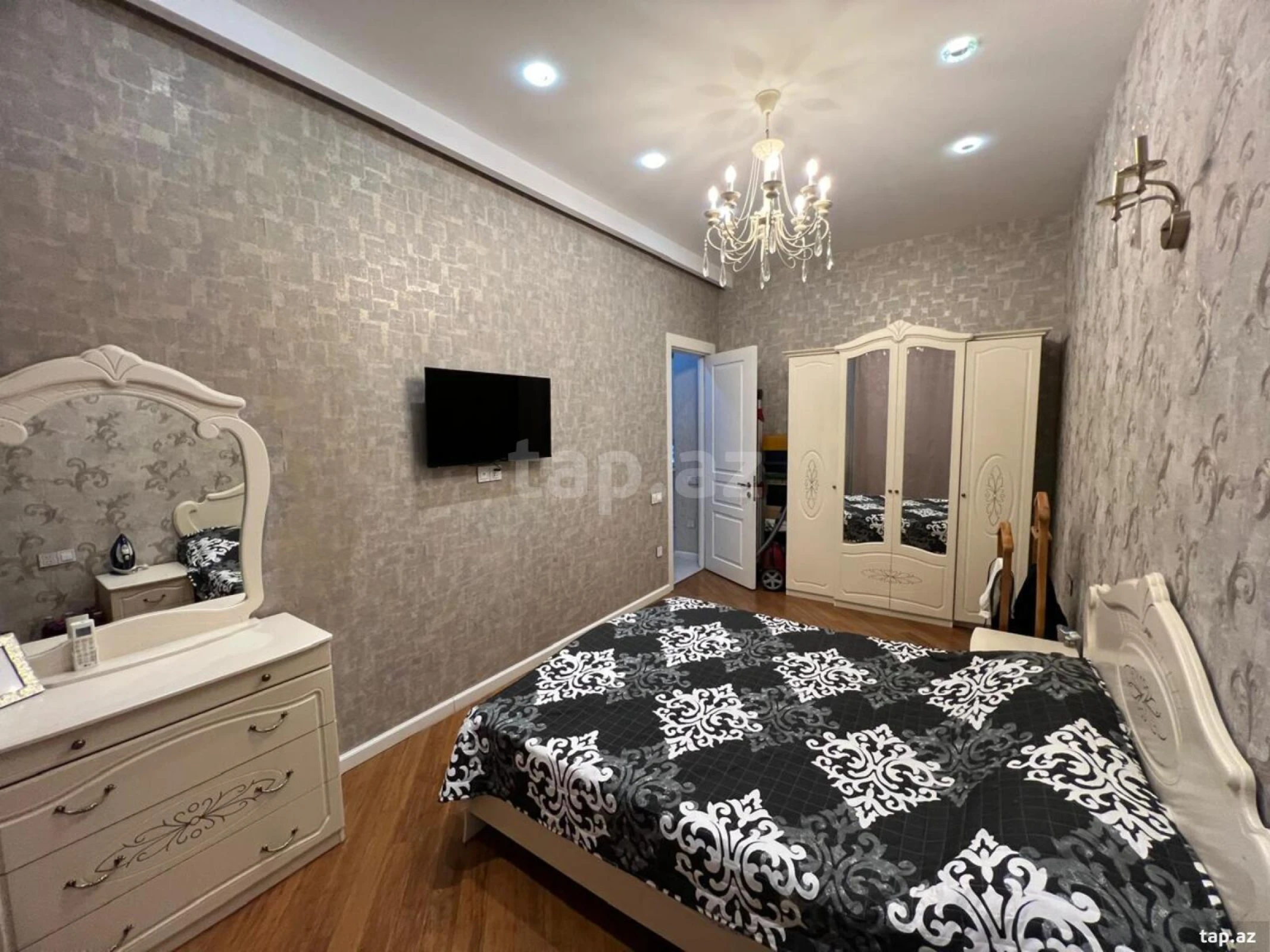 Satılır 3 otaqlı yeni tikili 90 m²