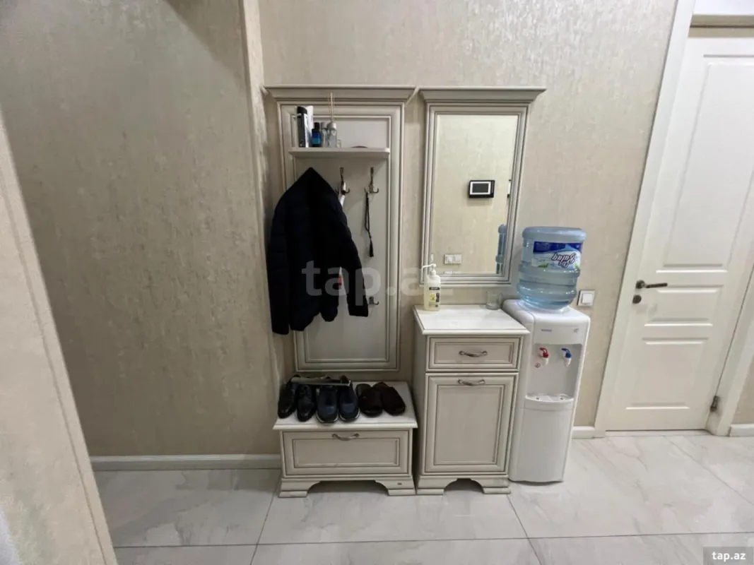 Satılır 3 otaqlı yeni tikili 90 m²