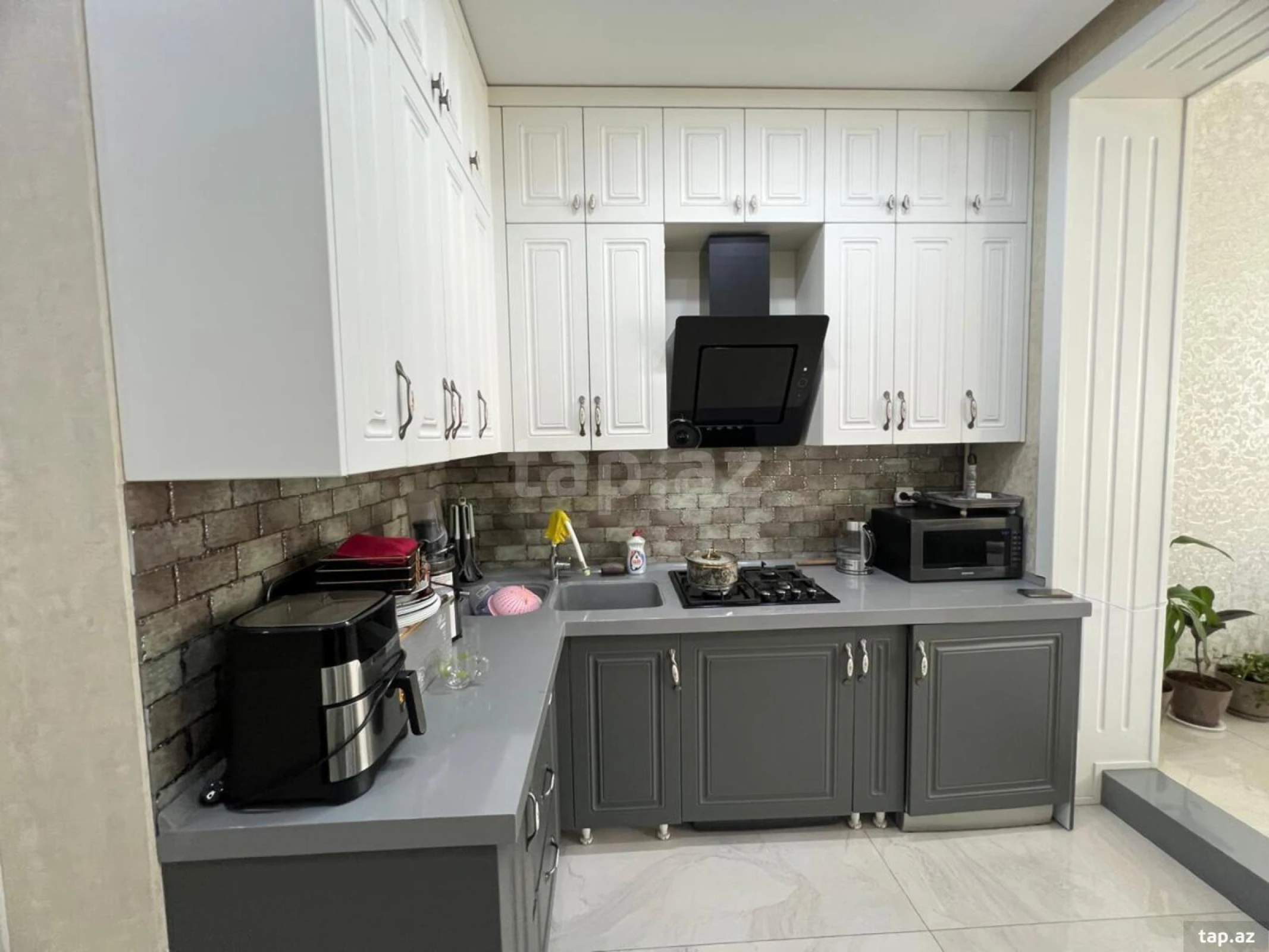 Satılır 3 otaqlı yeni tikili 90 m²