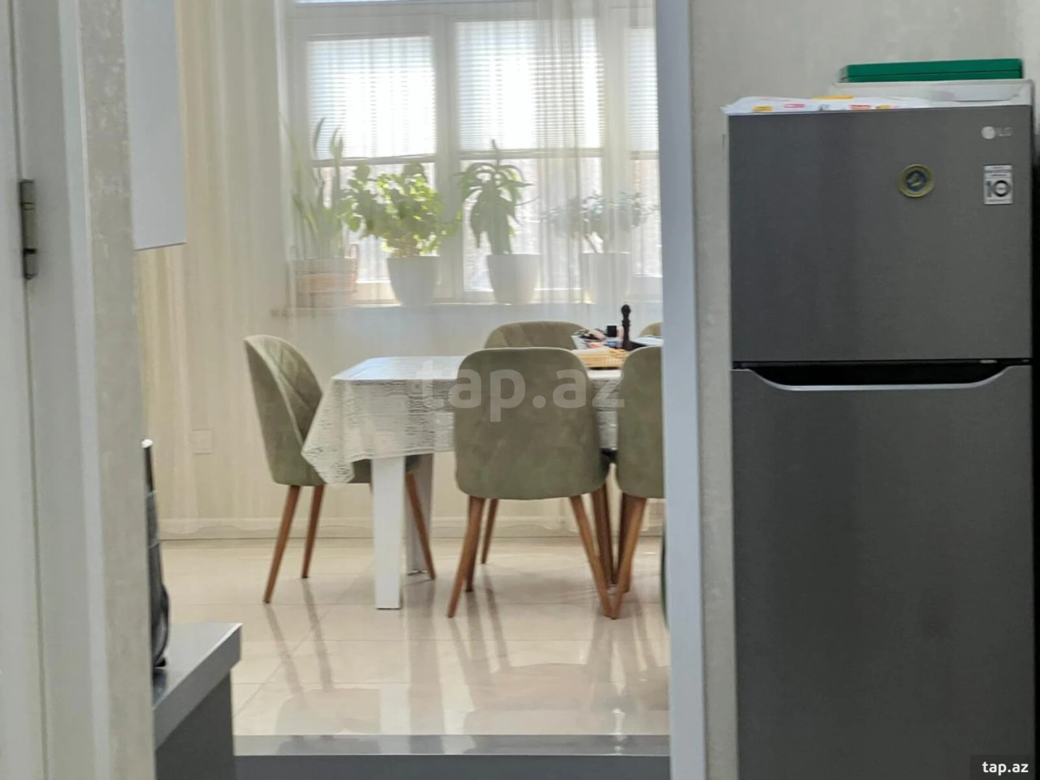 Satılır 3 otaqlı yeni tikili 90 m²