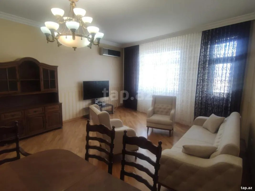 Kirayə verilir 4 otaqlı yeni tikili 142 m²