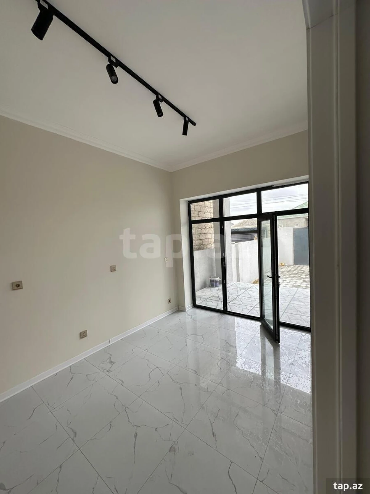 Satılır 3 otaqlı həyət evi