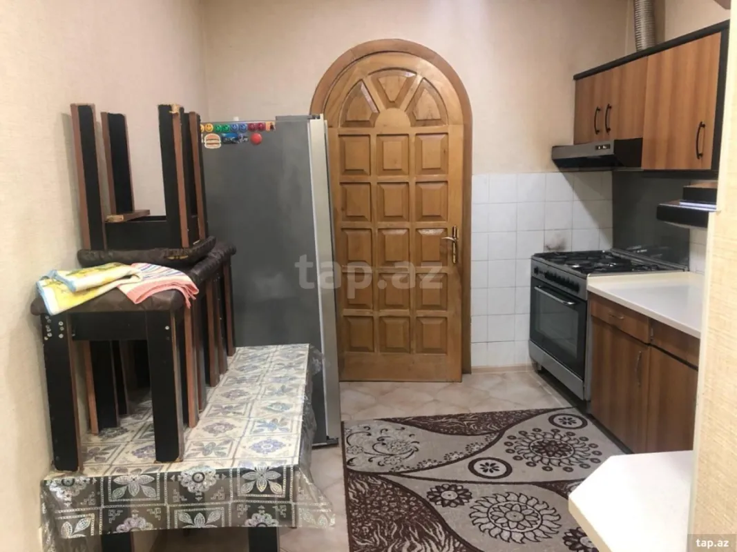 Satılır 4 otaqlı mənzil 120 m²