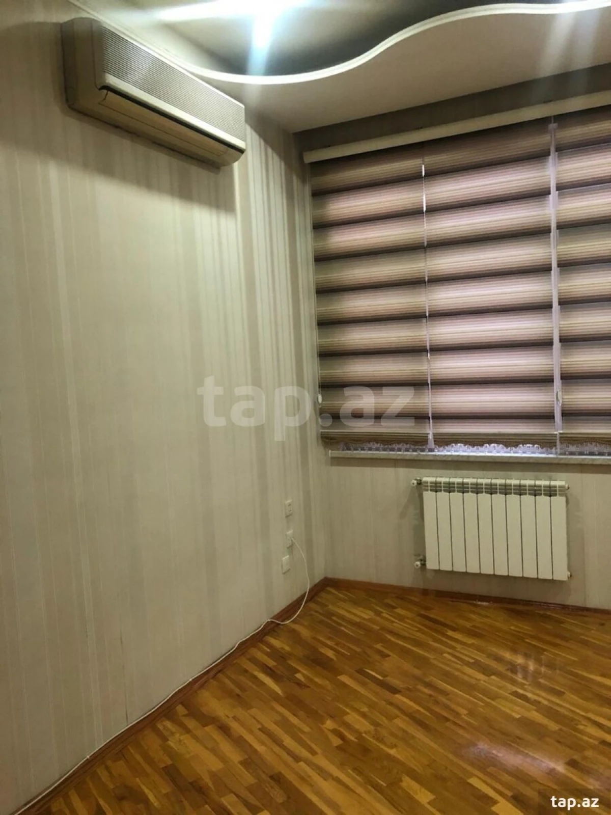Satılır 4 otaqlı mənzil 120 m²