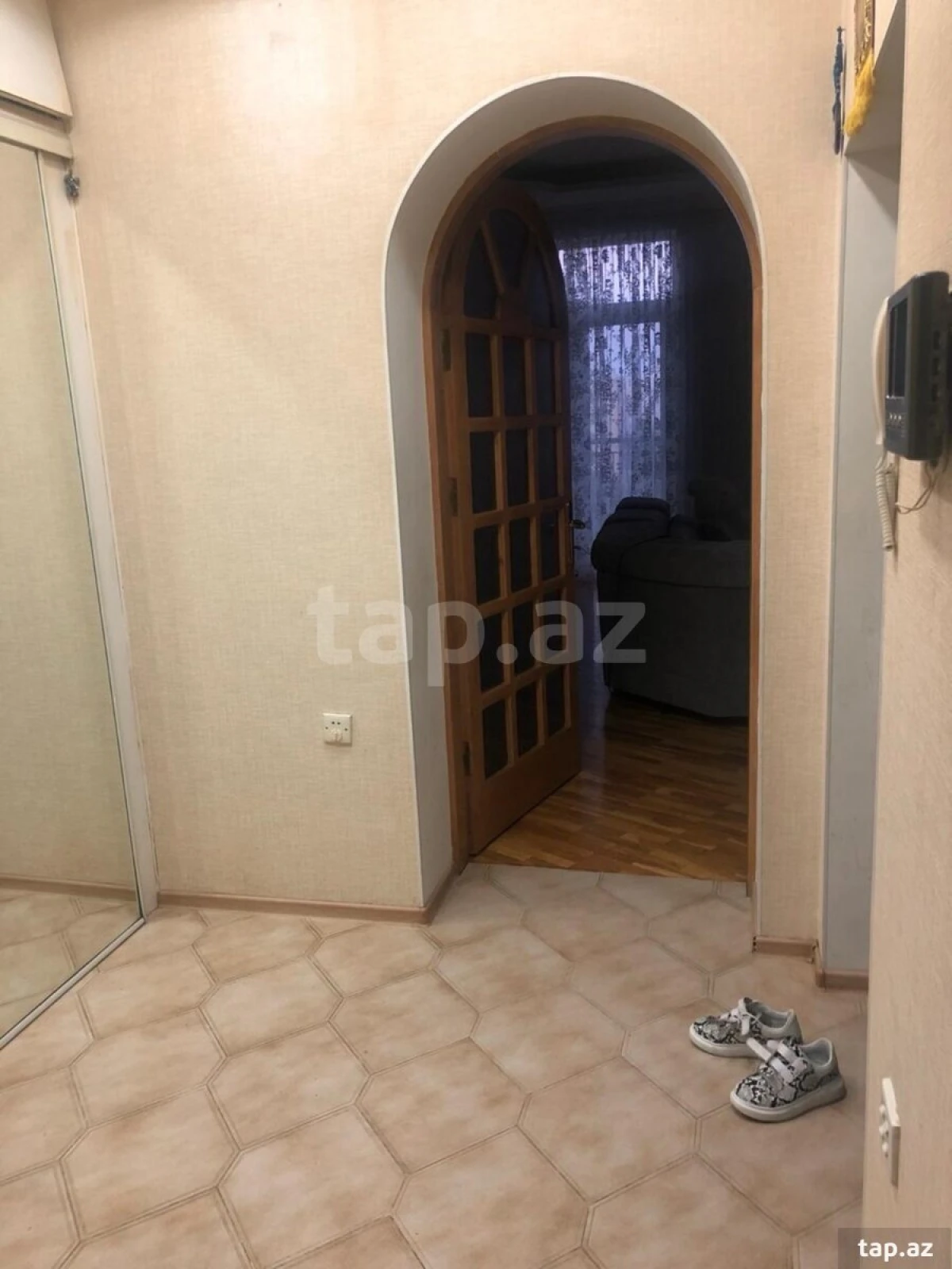 Satılır 4 otaqlı mənzil 120 m²