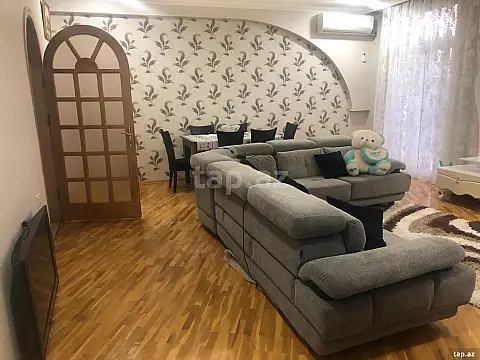 Satılır 4 otaqlı mənzil 120 m²