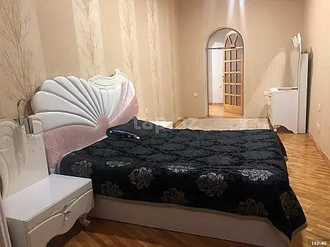 Satılır 4 otaqlı mənzil 120 m²