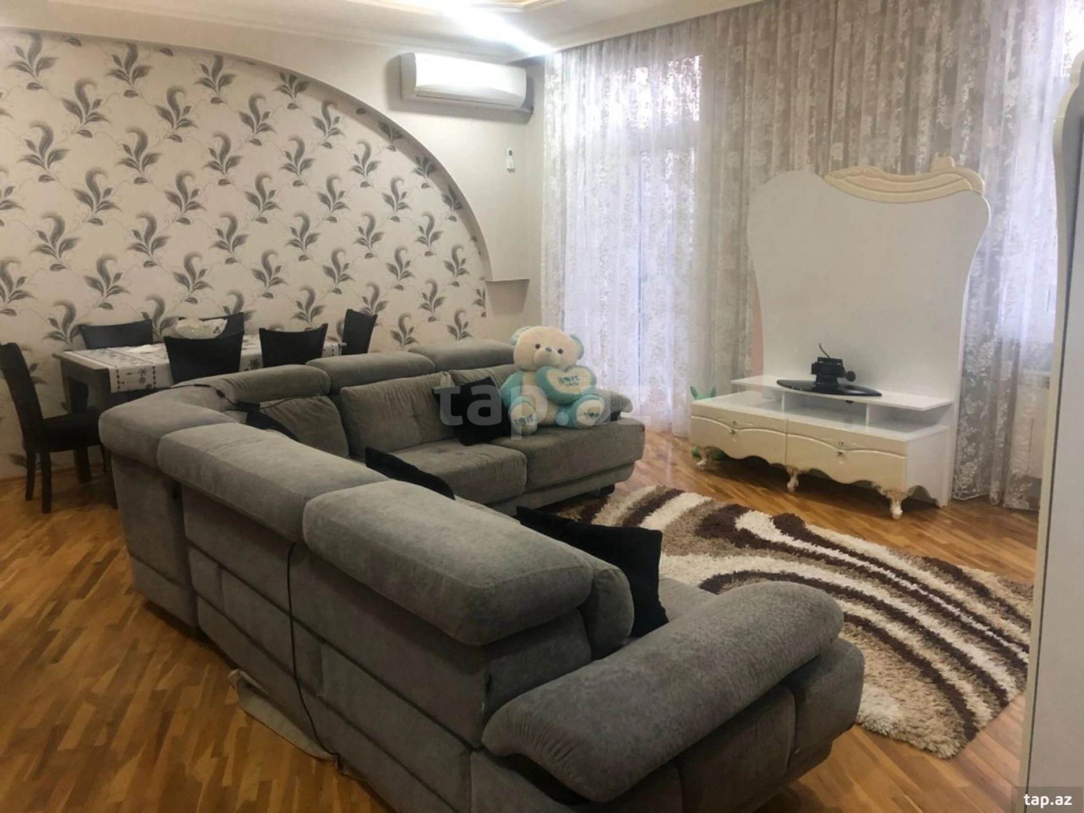 Satılır 4 otaqlı mənzil 120 m²