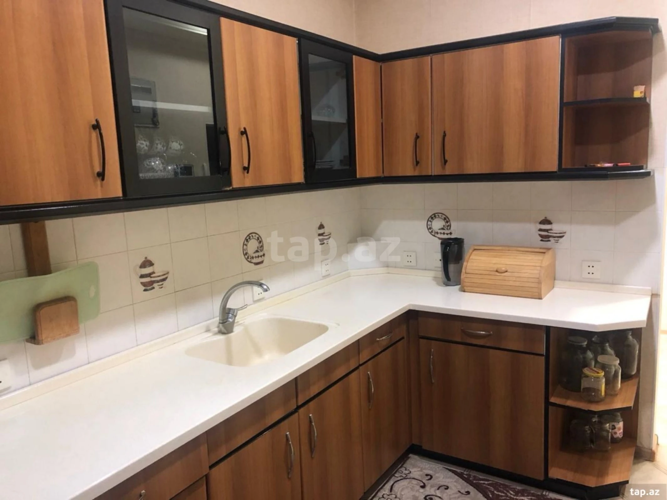 Satılır 4 otaqlı mənzil 120 m²