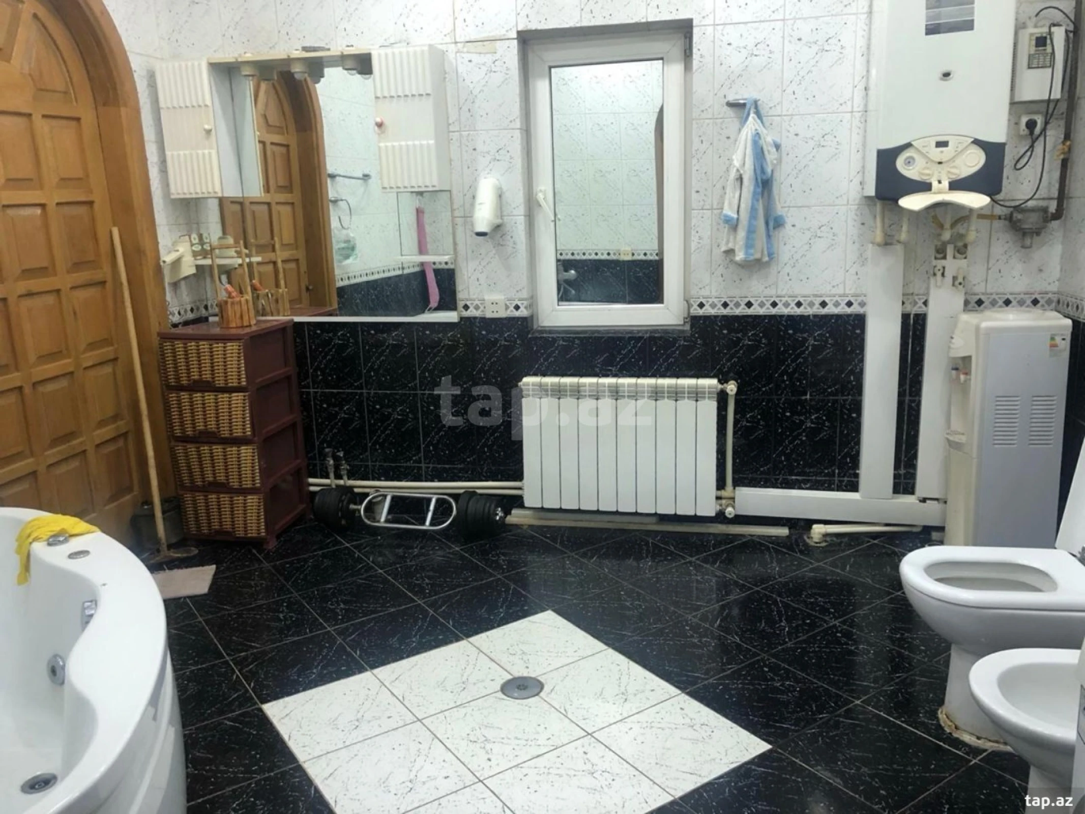 Satılır 4 otaqlı mənzil 120 m²