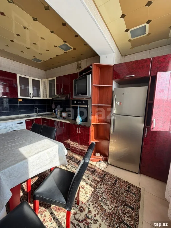 Kirayə verilir 2 otaqlı mənzil 70 m²