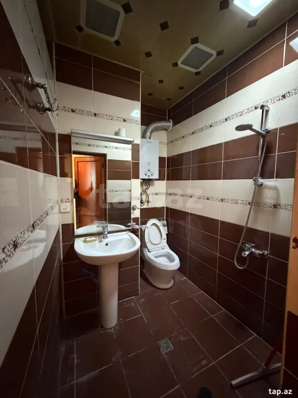 Kirayə verilir 2 otaqlı mənzil 70 m²