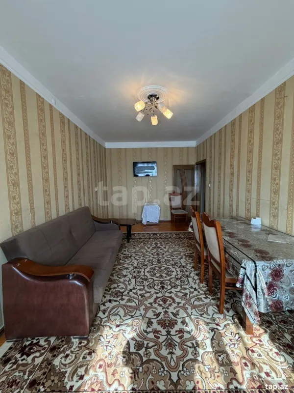 Kirayə verilir 2 otaqlı mənzil 70 m²