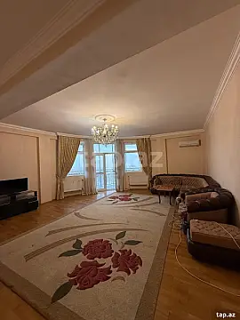 Kirayə verilir 4 otaqlı yeni tikili 190 m²