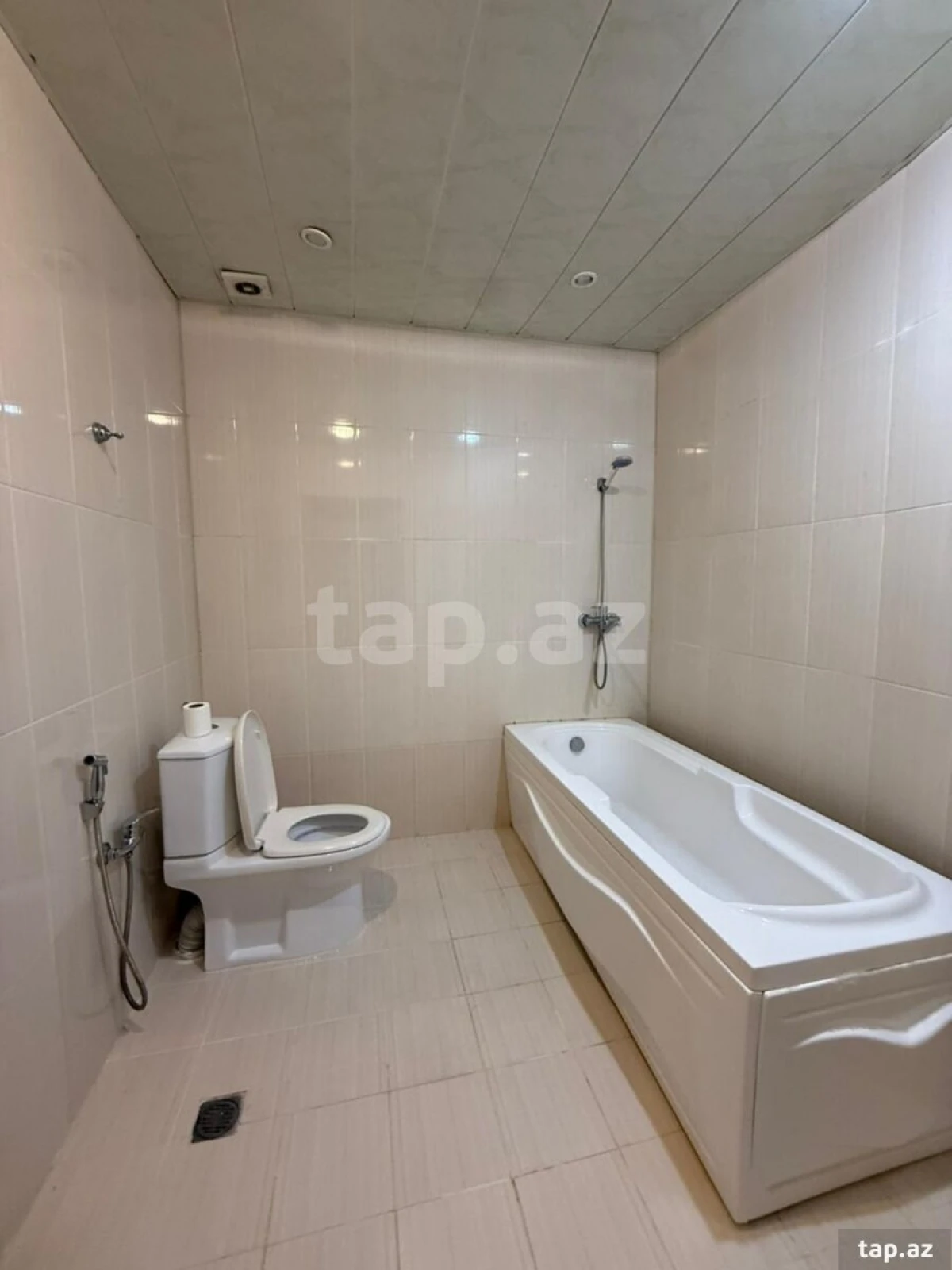 Kirayə verilir 4 otaqlı yeni tikili 190 m²