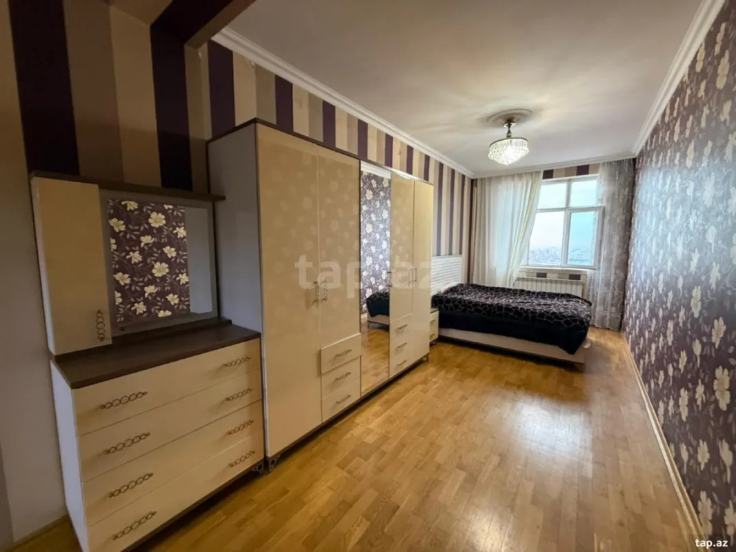 Kirayə verilir 4 otaqlı yeni tikili 190 m²